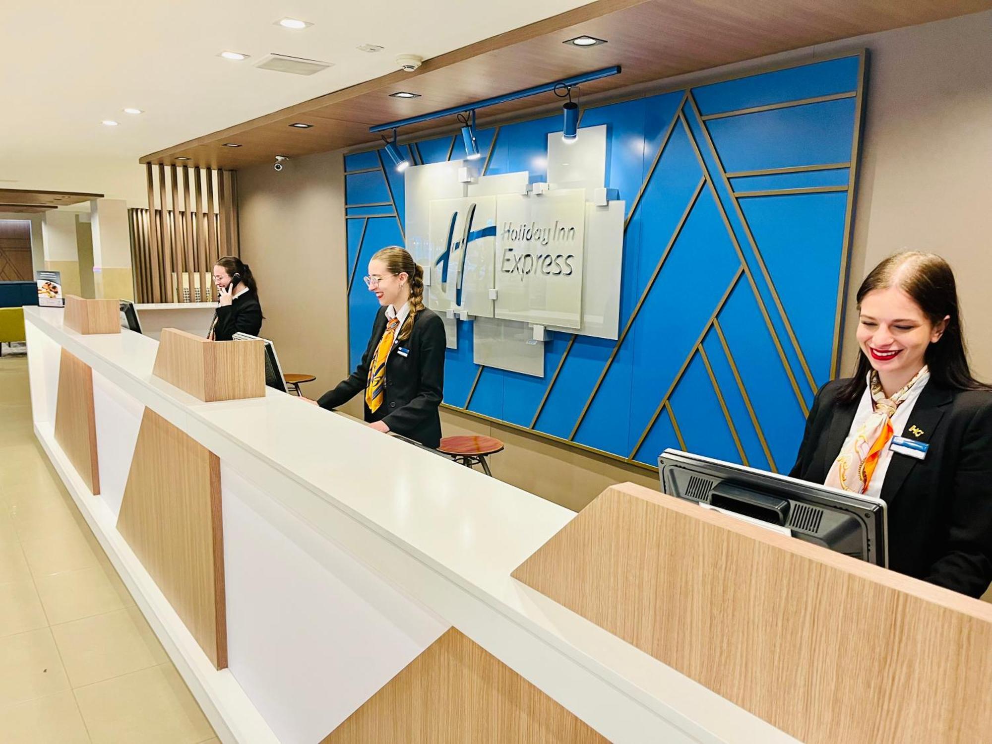 Holiday Inn Express Rosario By Ihg Exteriör bild