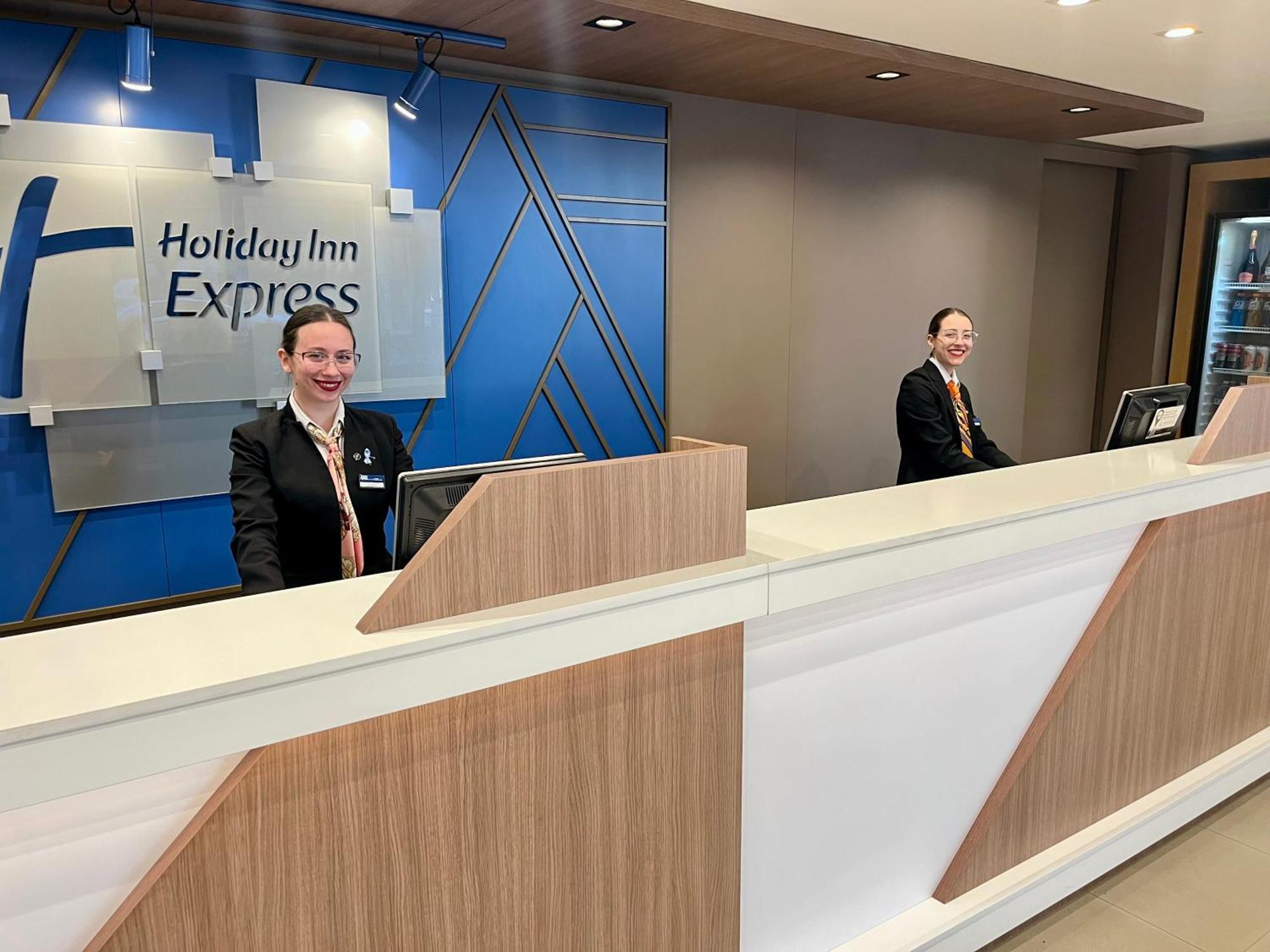 Holiday Inn Express Rosario By Ihg Exteriör bild