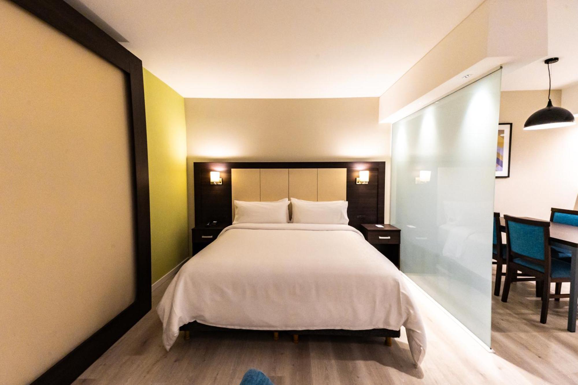 Holiday Inn Express Rosario By Ihg Exteriör bild