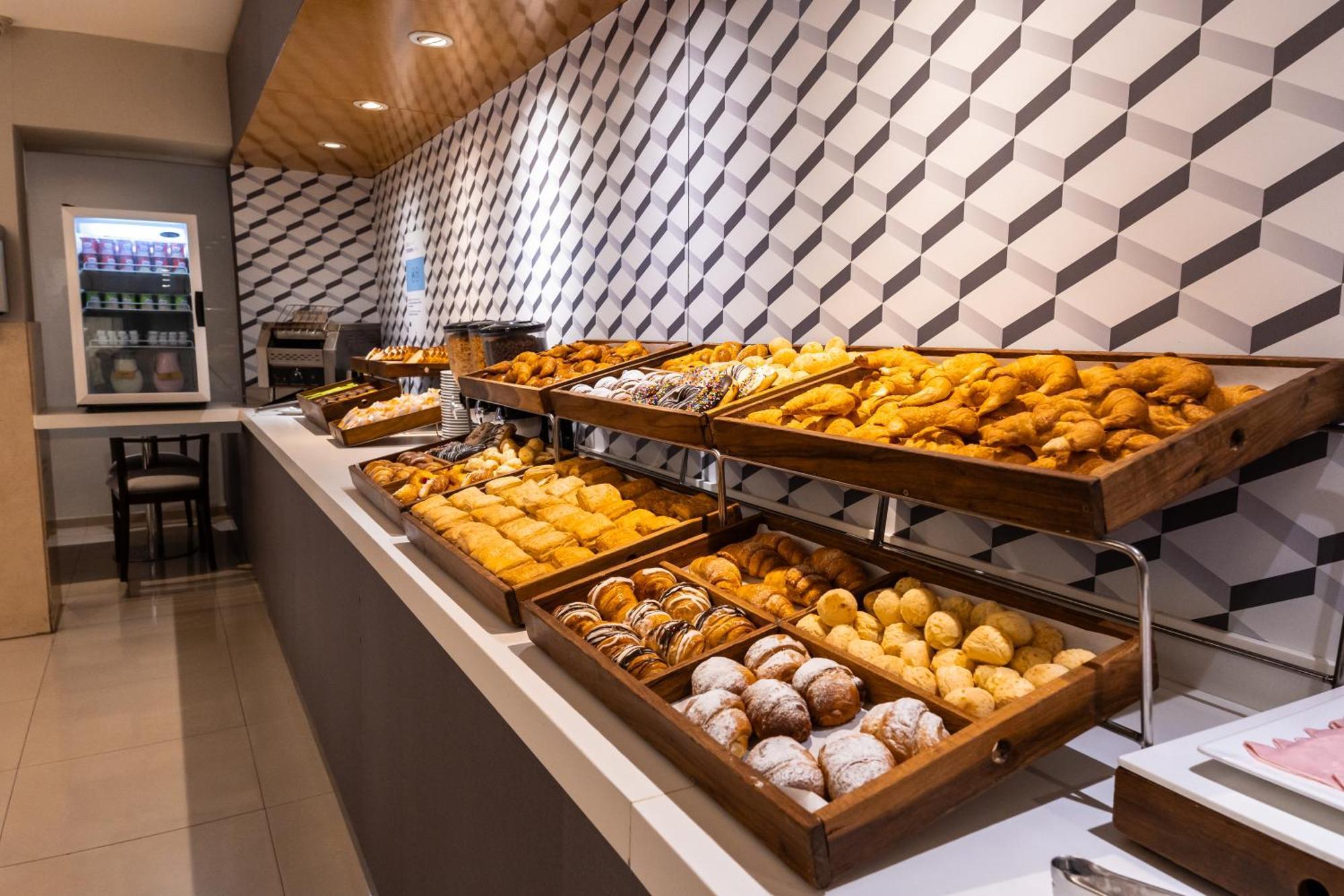 Holiday Inn Express Rosario By Ihg Exteriör bild