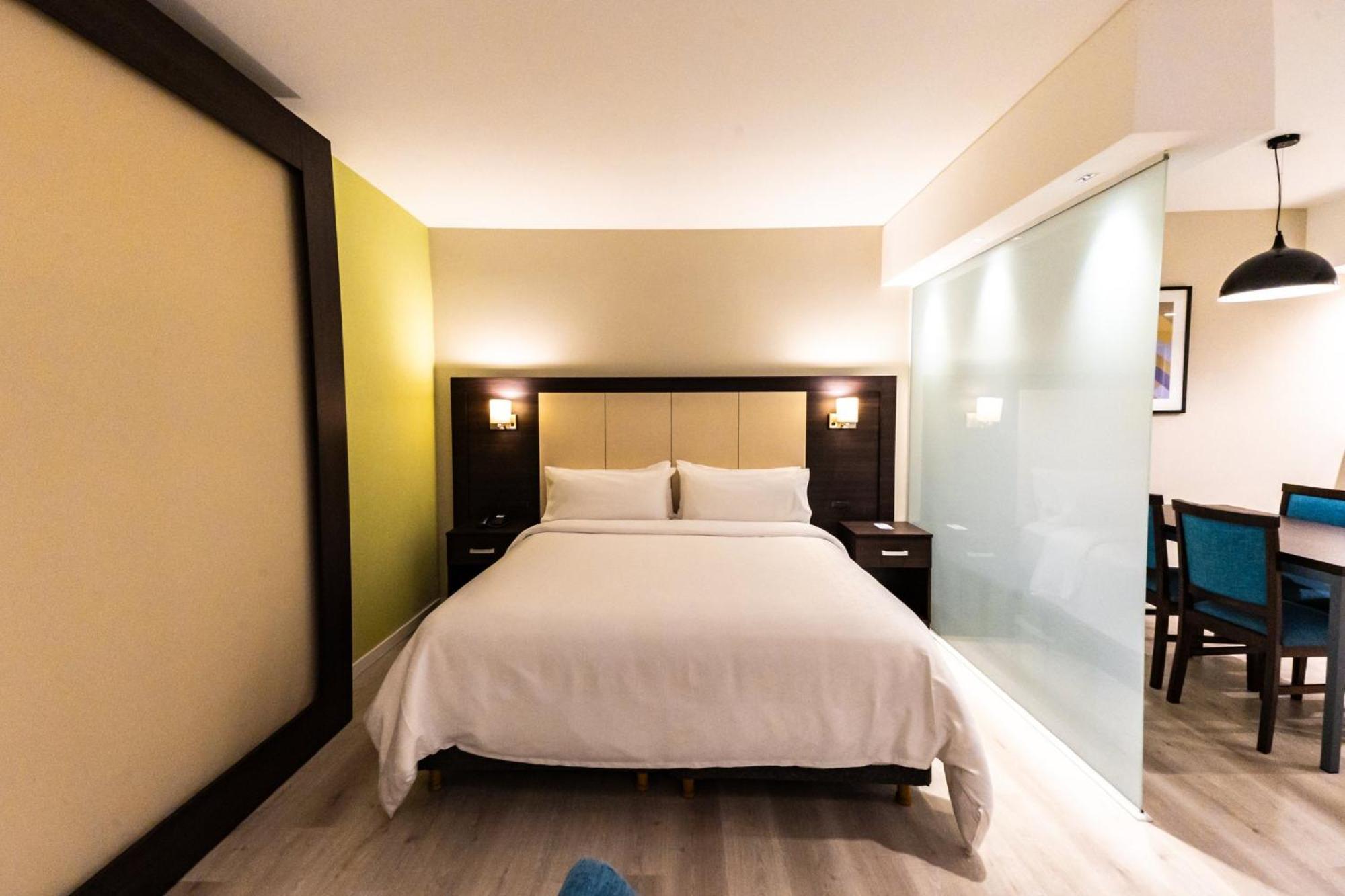 Holiday Inn Express Rosario By Ihg Exteriör bild
